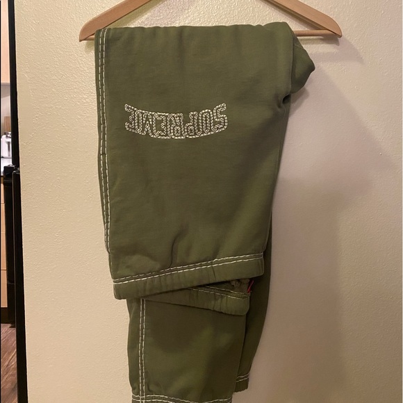 Supreme NY - Picture 3 of 4